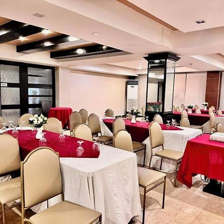 Mo2 Westown Hotel San Juan Баколод Экстерьер фото