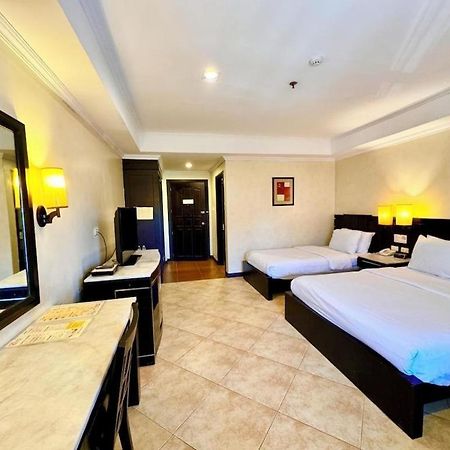 Mo2 Westown Hotel San Juan Баколод Экстерьер фото