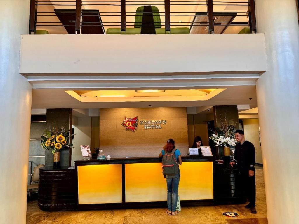 Mo2 Westown Hotel San Juan Баколод Экстерьер фото