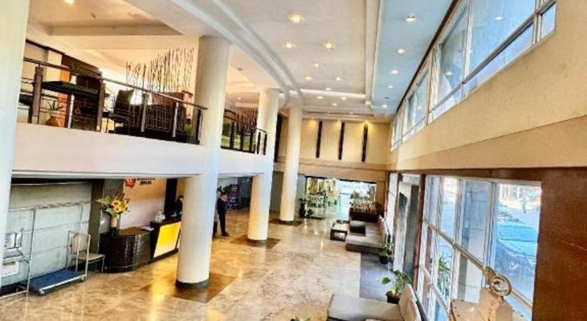 Mo2 Westown Hotel San Juan Баколод Экстерьер фото