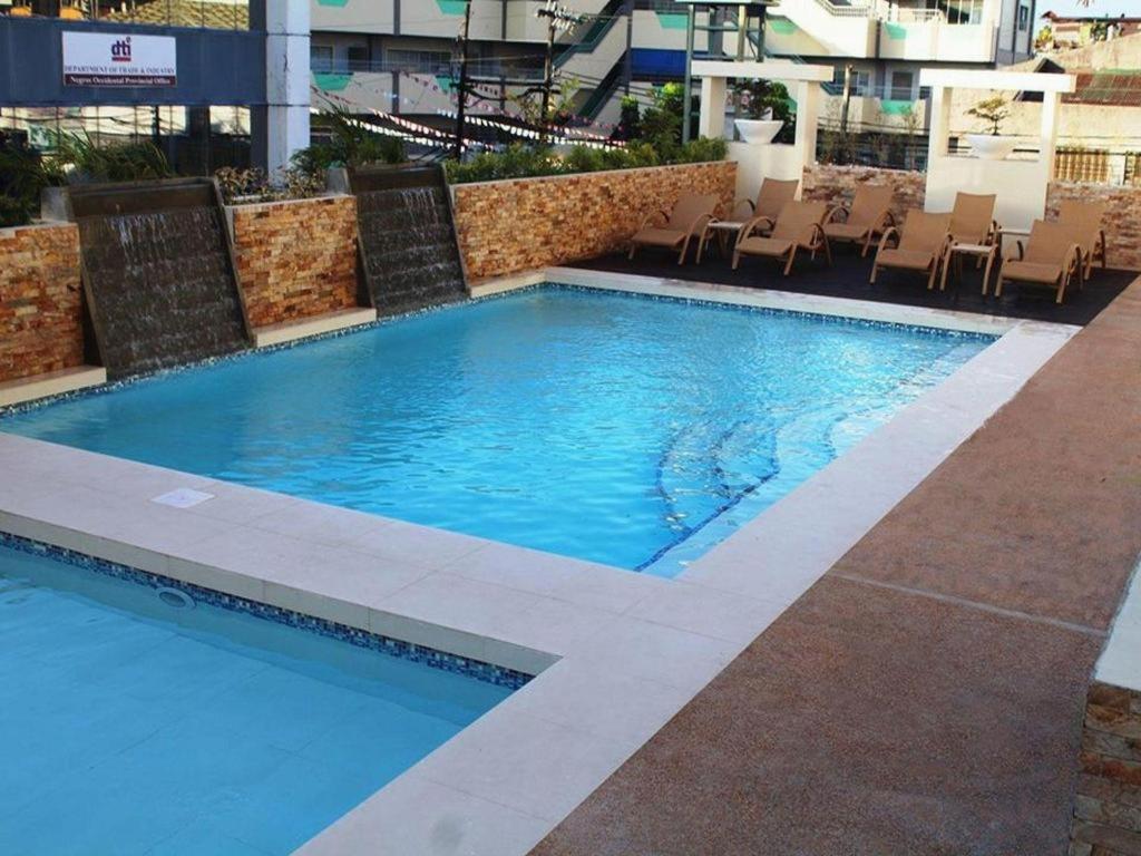Mo2 Westown Hotel San Juan Баколод Экстерьер фото