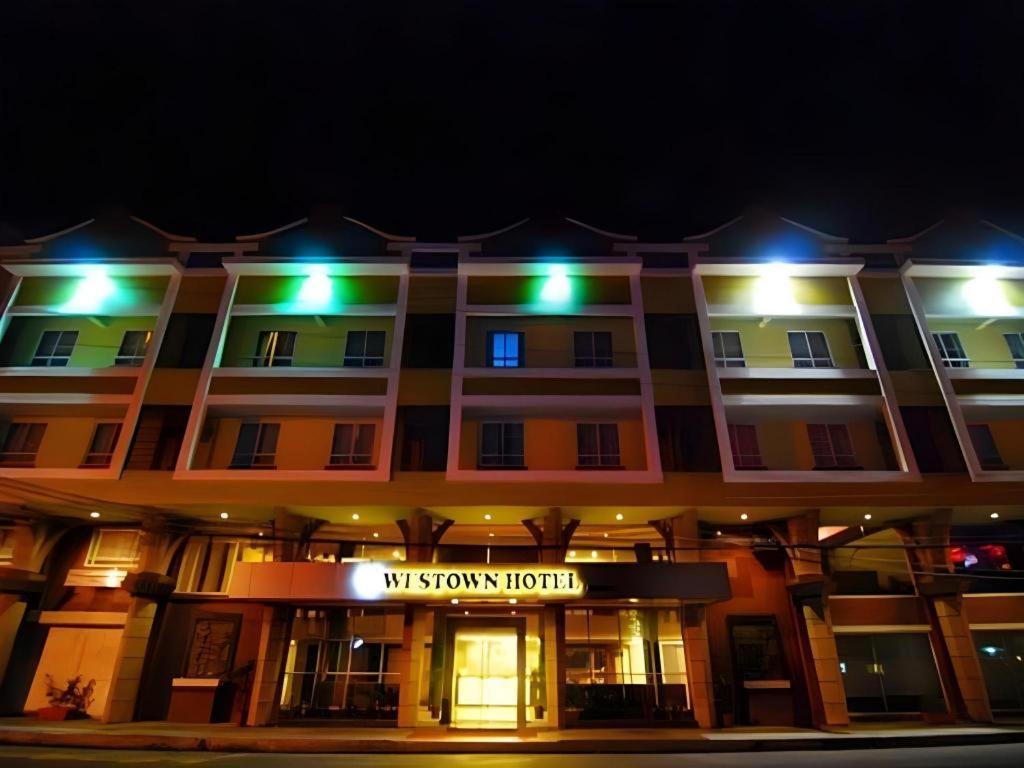 Mo2 Westown Hotel San Juan Баколод Экстерьер фото