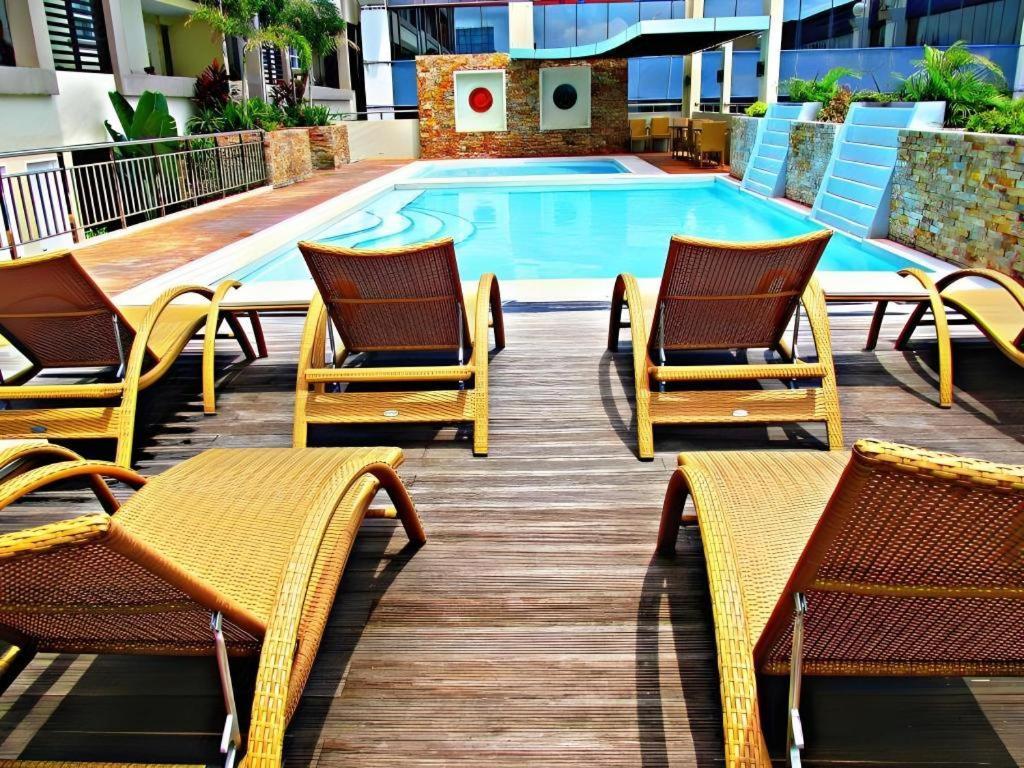 Mo2 Westown Hotel San Juan Баколод Экстерьер фото