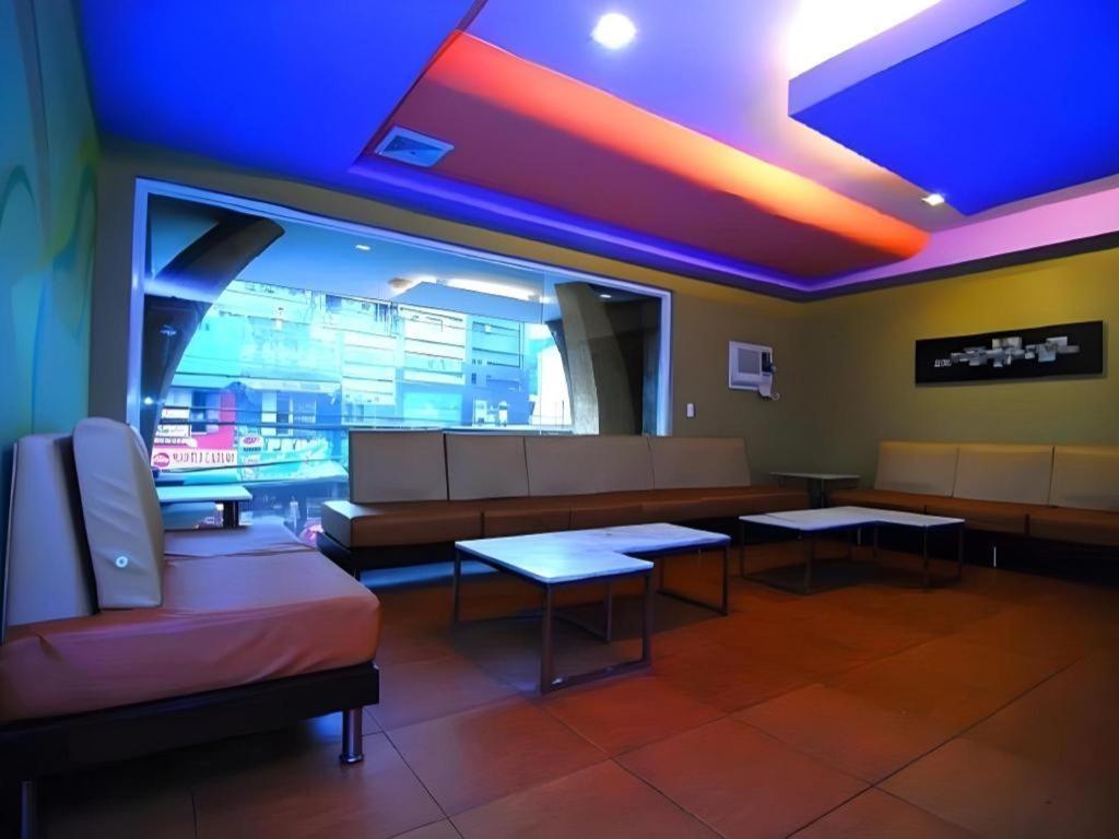 Mo2 Westown Hotel San Juan Баколод Экстерьер фото