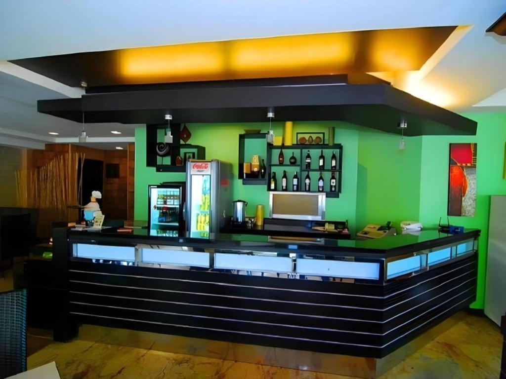 Mo2 Westown Hotel San Juan Баколод Экстерьер фото