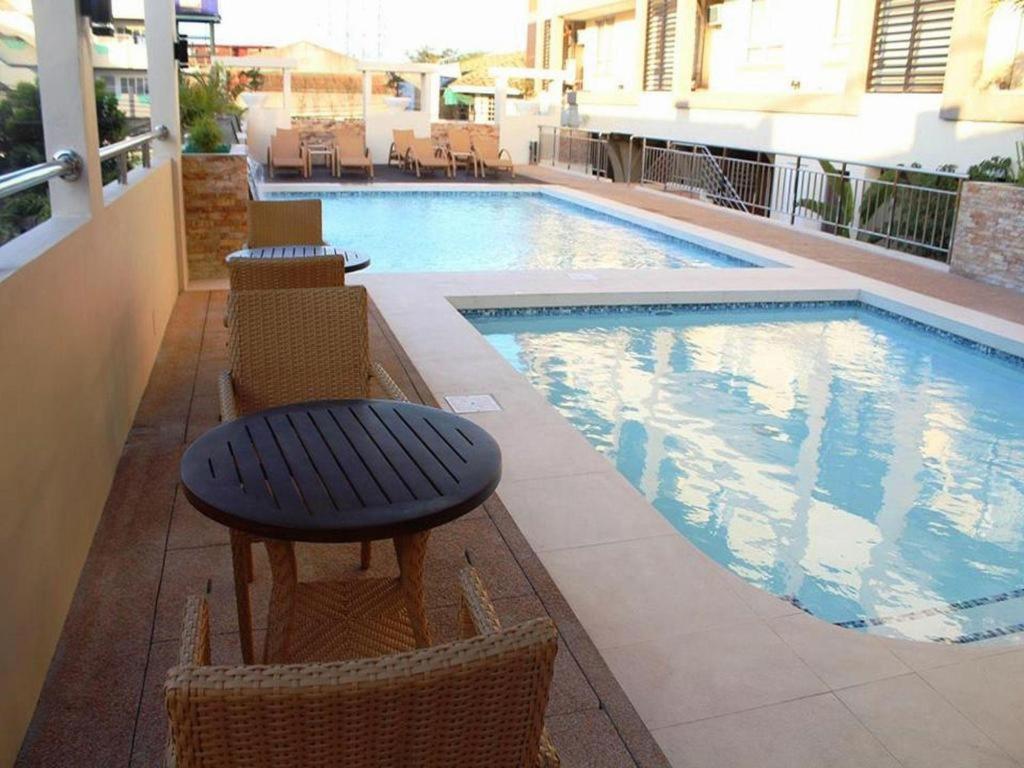 Mo2 Westown Hotel San Juan Баколод Экстерьер фото