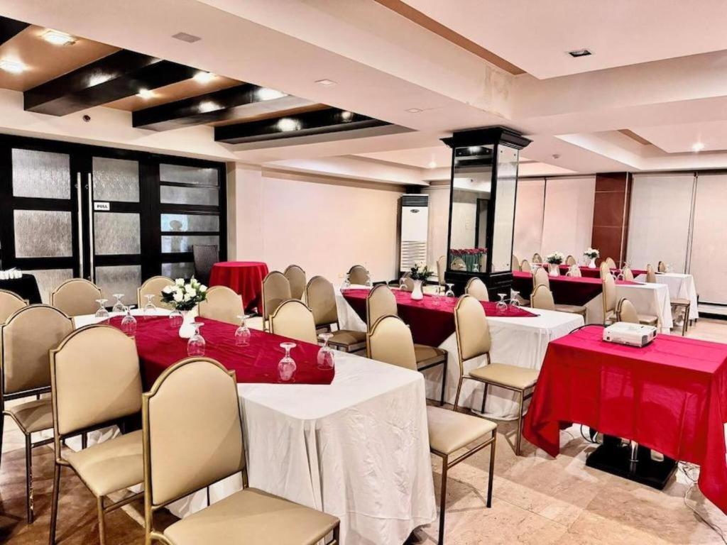 Mo2 Westown Hotel San Juan Баколод Экстерьер фото