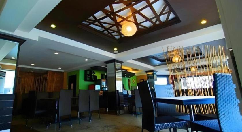 Mo2 Westown Hotel San Juan Баколод Экстерьер фото